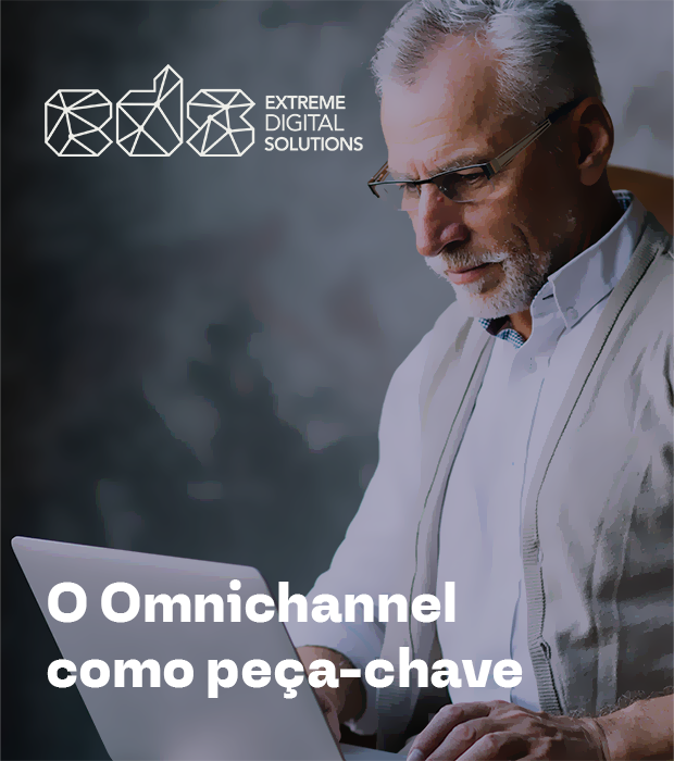 Equipe trabalhando com notebook